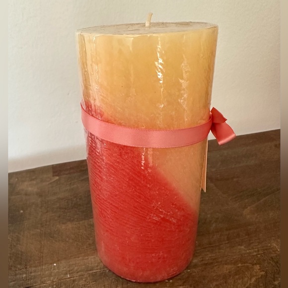 Susan Jacobs NEW Pillar Scented Candle Peppermint Bark - Picture 2 of 3